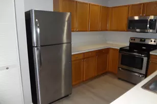 2013 Silverstone Dr, Carpentersville, IL 60110 - Photo 3