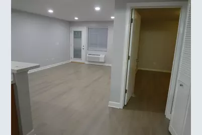 2013 Silverstone Drive #2013, Carpentersville, IL 60110 - Photo 13