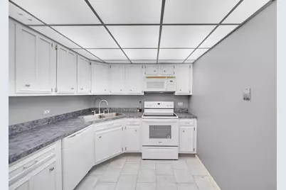 2000 Saint Regis Drive #4G, Lombard, IL 60148 - Photo 5