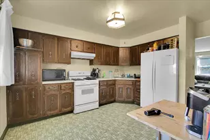 703 Oakland Ave, Joliet, IL 60435 - Photo 7