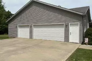 302 S Walnut St, Colfax, IL 61728 - Photo 21