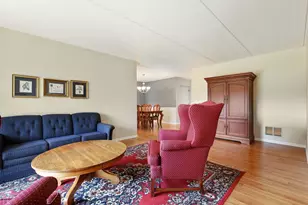 6223 Lake Park Ln, Willowbrook, IL 60527 - Photo 3