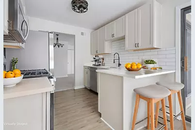 847 E Coach Road #1, Palatine, IL 60074 - Photo 5