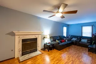 873 Shady Ln, Aurora, IL 60506 - Photo 9