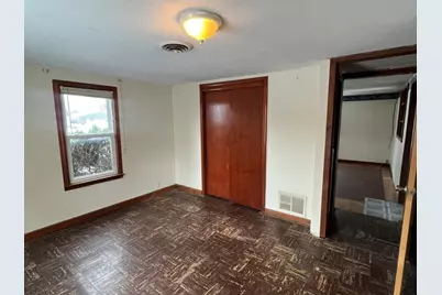 206 Crestwood Avenue, Tilton, IL 61833 - Photo 5