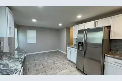 6511 S Vernon Avenue, Chicago, IL 60637 - Photo 11