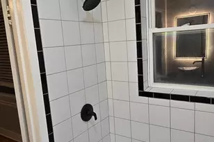 7529 N Claremont Ave, Chicago, IL 60645 - Photo 23