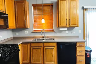 1851 Indian Hill Ln, Aurora, IL 60503 - Photo 3