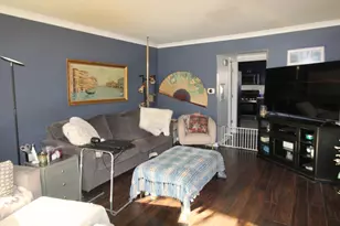 98 Wiltshire Ct, Schaumburg, IL 60193 - Photo 3