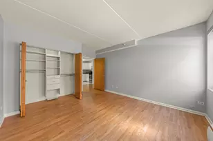 1041 Susan Collins Ln, Oak Park, IL 60302 - Photo 7