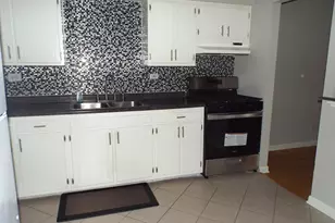 77 W Central Ave, Roselle, IL 60172 - Photo 7