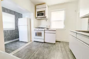 481 Division St, Elgin, IL 60120 - Photo 3