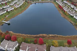 1431 Silverstone Dr, Carpentersville, IL 60110 - Photo 17