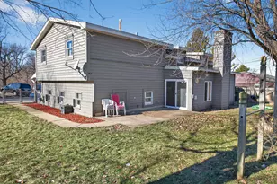 6606 Silver Lake Rd, Cary, IL 60013 - Photo 3