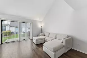 4564 Topaz Dr, Hoffman Estates, IL 60192 - Photo 3