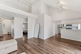 4564 Topaz Dr, Hoffman Estates, IL 60192 - Photo 5