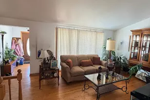 9013 Oriole Ave, Morton Grove, IL 60053 - Photo 5