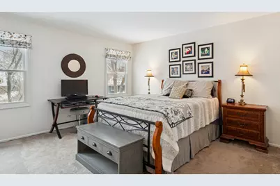 52 White Oak Circle, Saint Charles, IL 60174 - Photo 11