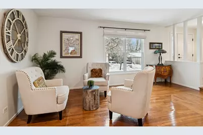 52 White Oak Circle, Saint Charles, IL 60174 - Photo 3