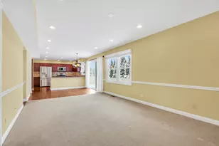 1000 Cumberland Ln, Buffalo Grove, IL 60089 - Photo 9