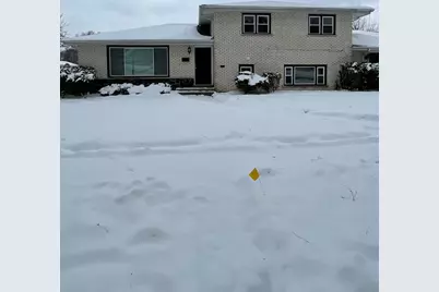 916 E 168th Street, South Holland, IL 60473 - Photo 3