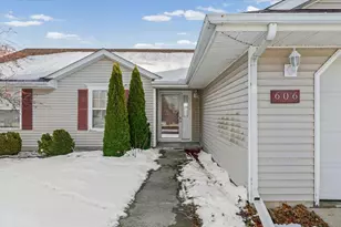 606 N Cedar Dr, Saint John, IL 61873 - Photo 5