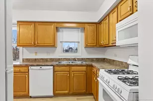 7121 W 110th St, Worth, IL 60482 - Photo 13