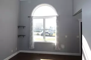 901 Brighton St, Mackinaw, IL 61755 - Photo 9