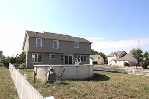 901 Brighton St, Mackinaw, IL 61755 - Photo 3