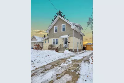 813 W Cleveland Street, Freeport, IL 61032 - Photo 1