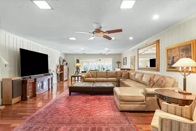 22 Greencroft Drive, Champaign, IL 61821 - Photo 3