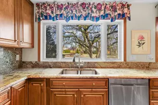 22 Greencroft Dr, Champaign, IL 61821 - Photo 27