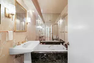 22 Greencroft Dr, Champaign, IL 61821 - Photo 9