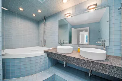 211 E Ohio Street #2707, Chicago, IL 60611 - Photo 19