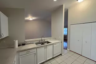 1127 Silverstone Dr, Carpentersville, IL 60110 - Photo 15