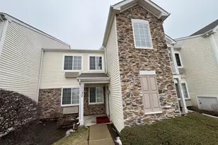 1127 Silverstone Dr, Carpentersville, IL 60110 - Photo 1