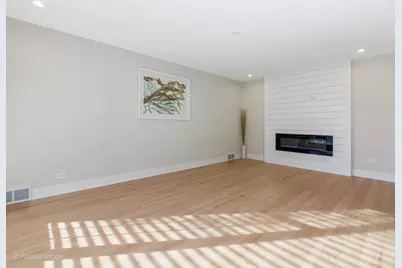 6207 N Hiawatha Avenue, Chicago, IL 60646 - Photo 5