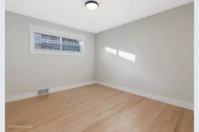 6207 N Hiawatha Avenue, Chicago, IL 60646 - Photo 9