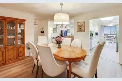 2020 Chestnut Avenue #312, Glenview, IL 60025 - Photo 9