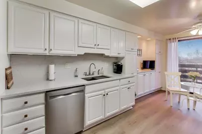 2020 Chestnut Avenue #312, Glenview, IL 60025 - Photo 11