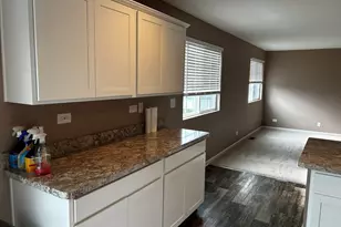 895 Timber Lake Dr, Antioch, IL 60002 - Photo 11