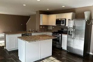 895 Timber Lake Dr, Antioch, IL 60002 - Photo 9