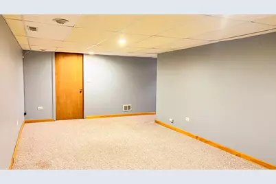 2809 Forestview Drive, Carpentersville, IL 60110 - Photo 19