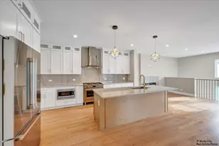 7715 W Balmoral Ave, Chicago, IL 60656 - Photo 15