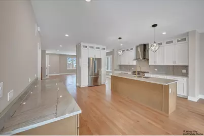 7715 W Balmoral Avenue, Chicago, IL 60656 - Photo 13