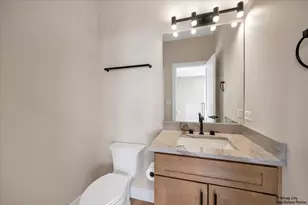 7715 W Balmoral Ave, Chicago, IL 60656 - Photo 31