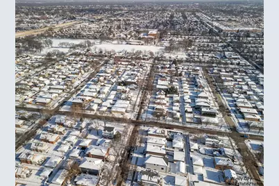 7715 W Balmoral Avenue, Chicago, IL 60656 - Photo 41