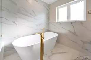 7715 W Balmoral Ave, Chicago, IL 60656 - Photo 23