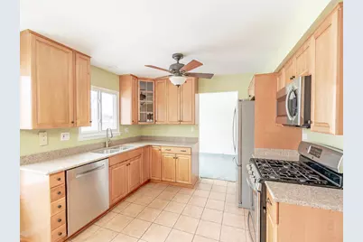 808 Trinity Court, Carol Stream, IL 60188 - Photo 5