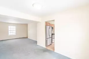 808 Trinity Ct, Carol Stream, IL 60188 - Photo 3